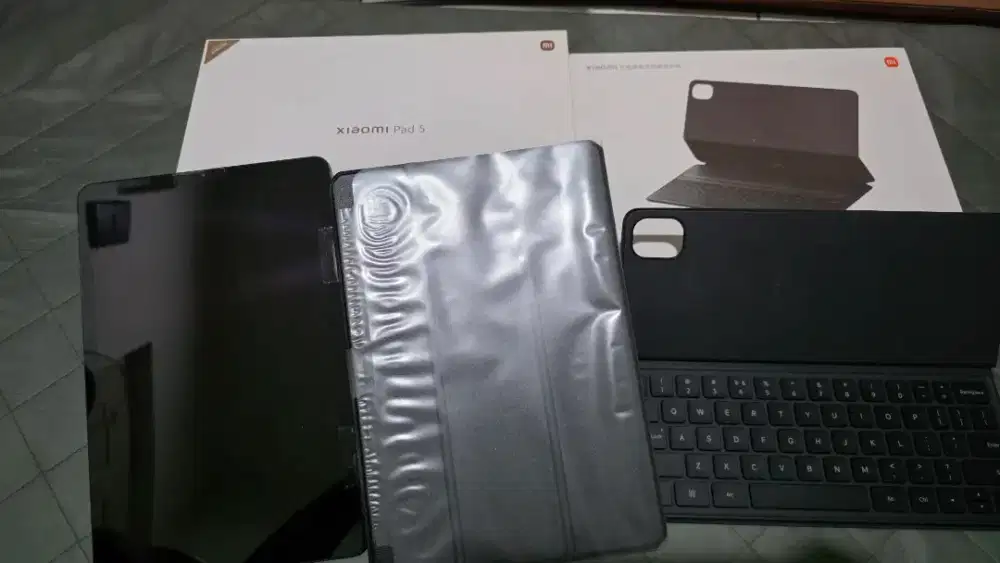 Xiaomi Pad 5 memory 256GB dan Keyboard original Xiaomi