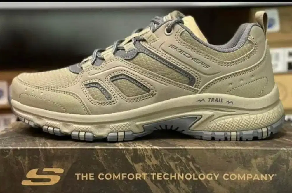 SEPATU SKECHERS