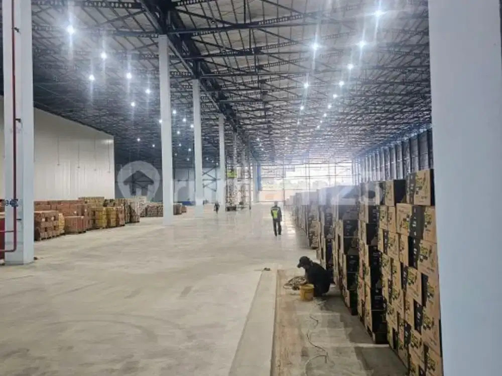Disewakan Gudang Baru 1,5 Ha Super Bagus di Kawasan Industri Pulogadung Ada Loading Dock