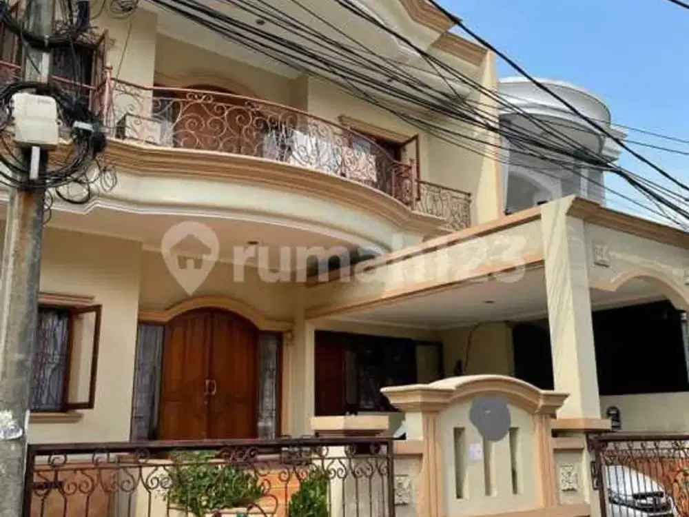 Rumah siap huni rapi di kelapa gading