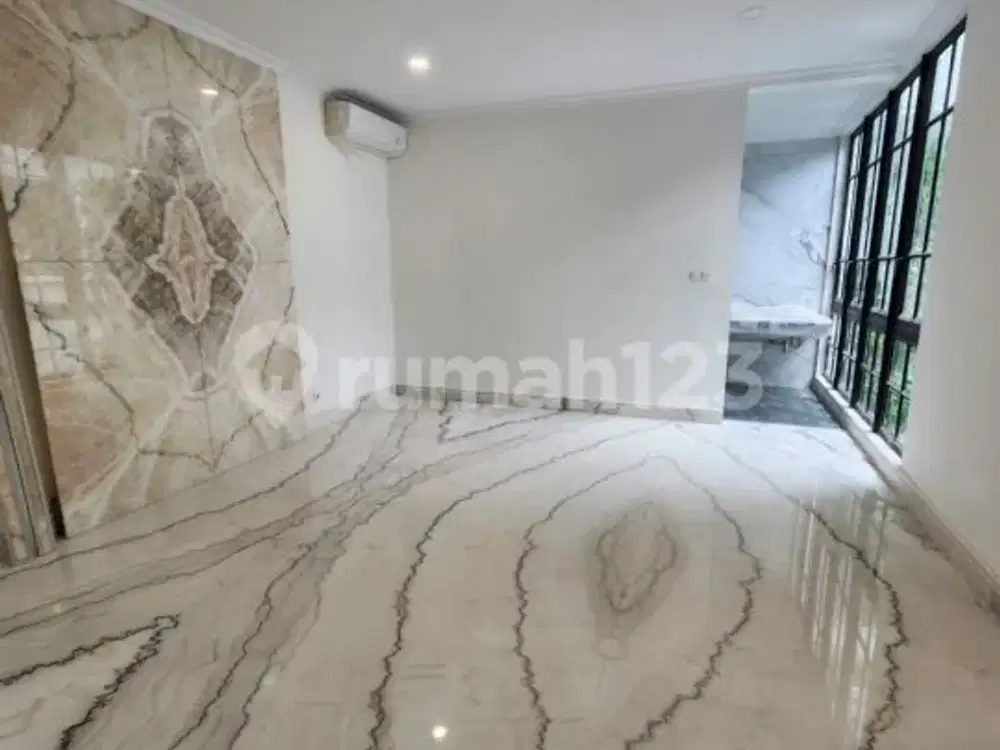 Rumah super keren di villa Gading Indah Kelapa Gading