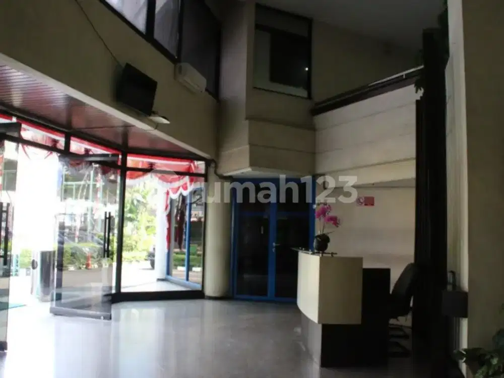 Gedung 4 LT di Lokasi Strategis Siap Pakai di Daerah Kelapa Gading Jakarta Utara