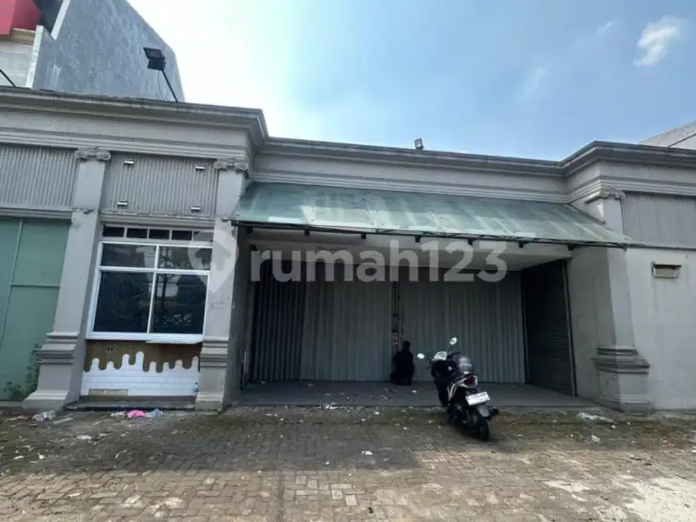 Ruang Usaha Lokasi Strategis di Daerah Jatiwaringin bisa untuk Showroom