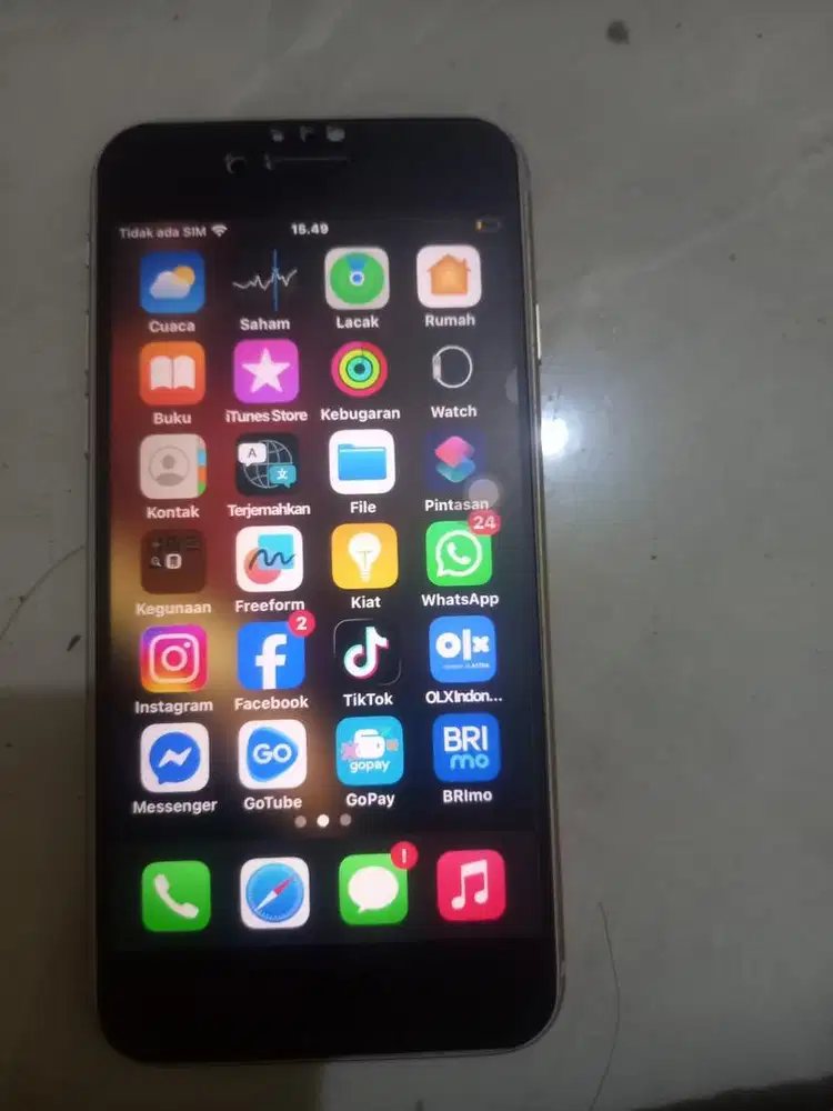Di jual iphon 8 ,,64 gb