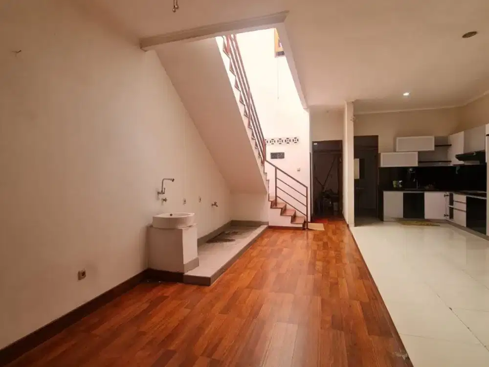 DIJUAL RUMAH SIAP HUNI – BATUNUNGGAL, BANDUNG Ref.03136