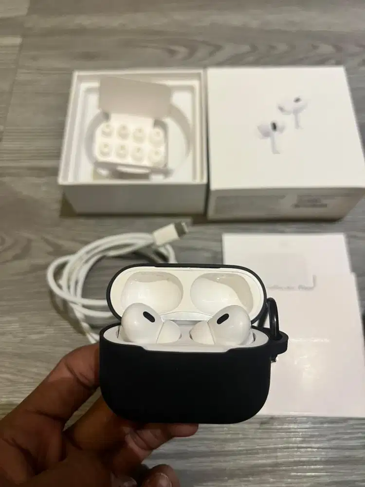 airpods pro gen 3 fullset ex inter garansi baru off (pemakaian pribadi