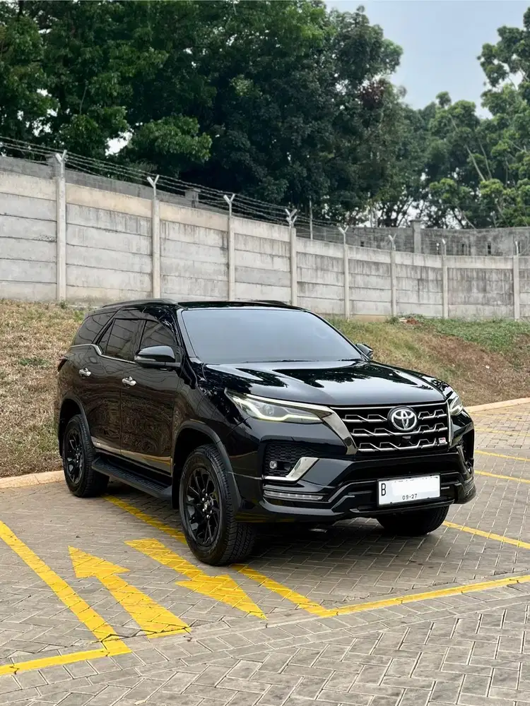 Toyota Fortuner 2.8 GR 2022 Pajak Panjang