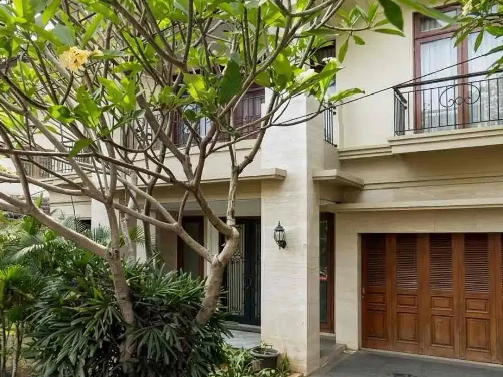 Disewakan rumah mewah di kemang jakarta selatan