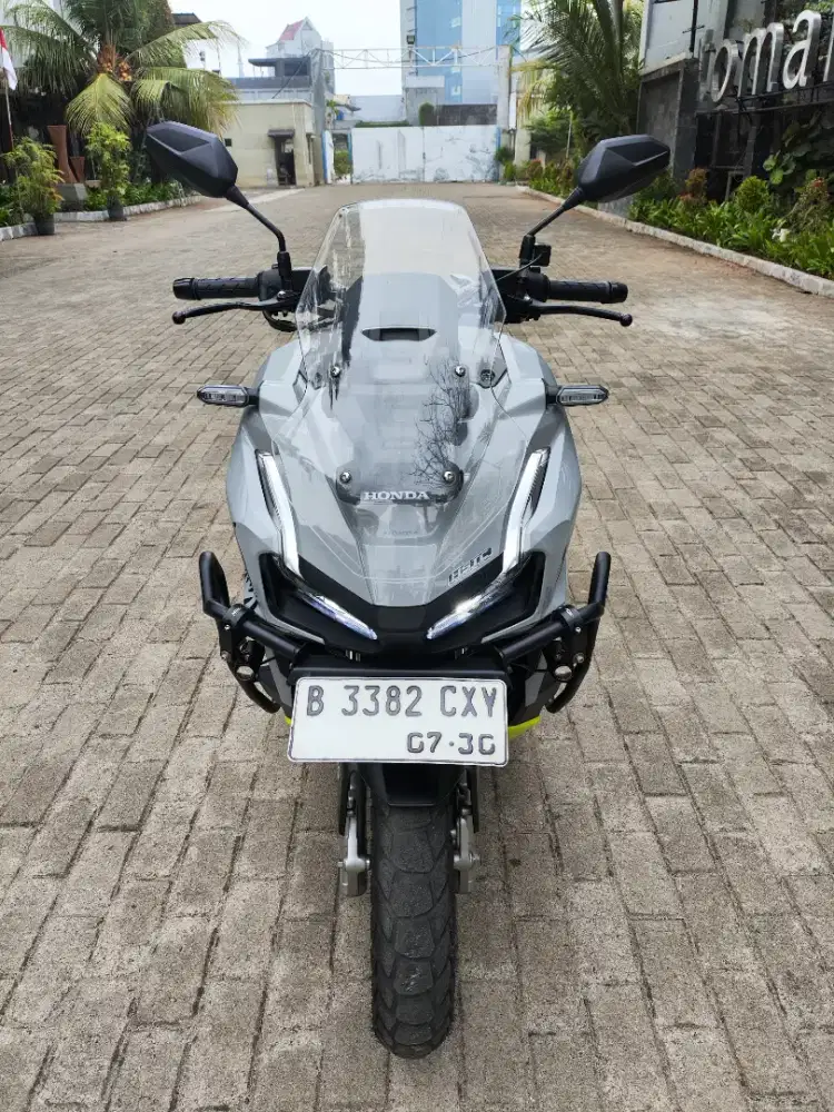 JUAL santai ADV 160 ABS 2025 ( Low KM )
