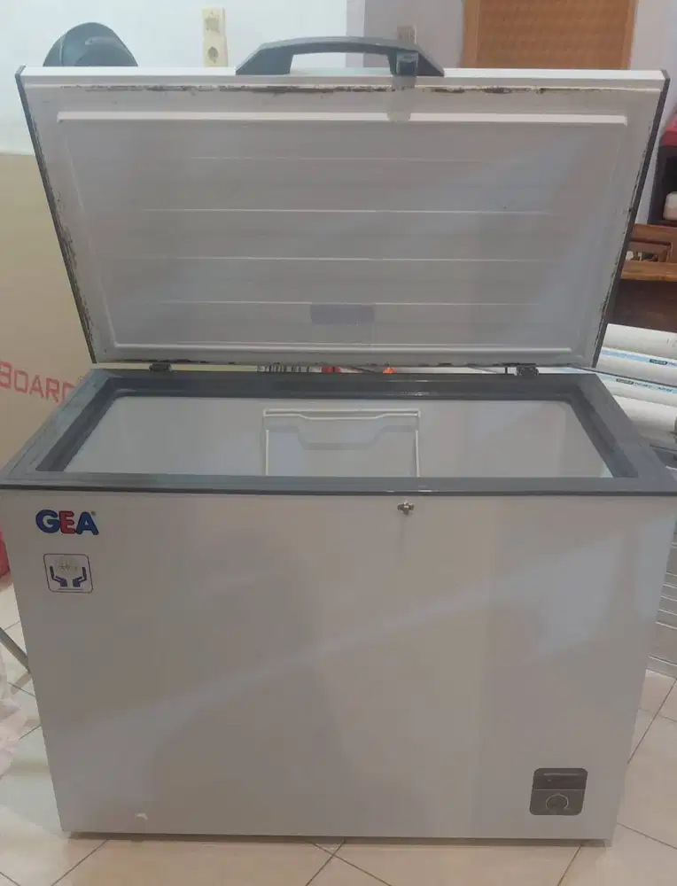 GEA Frezer AB318 R Volume 318 L