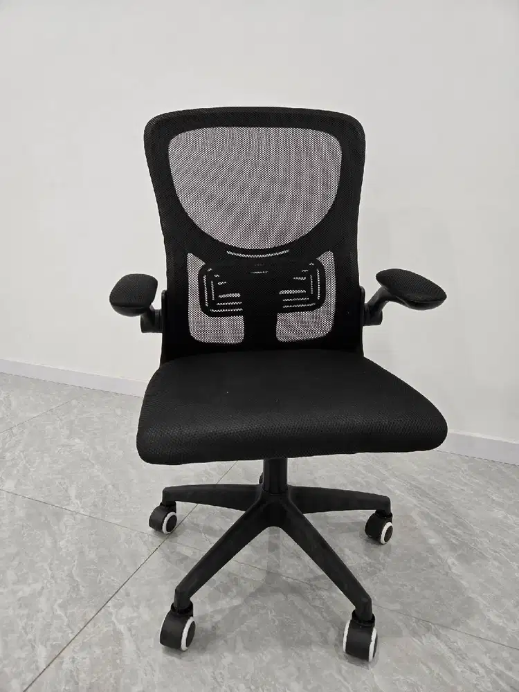 Kursi Kantor Informa Ergonomis, Tinggi Kursi & Armrest Bisa Diatur