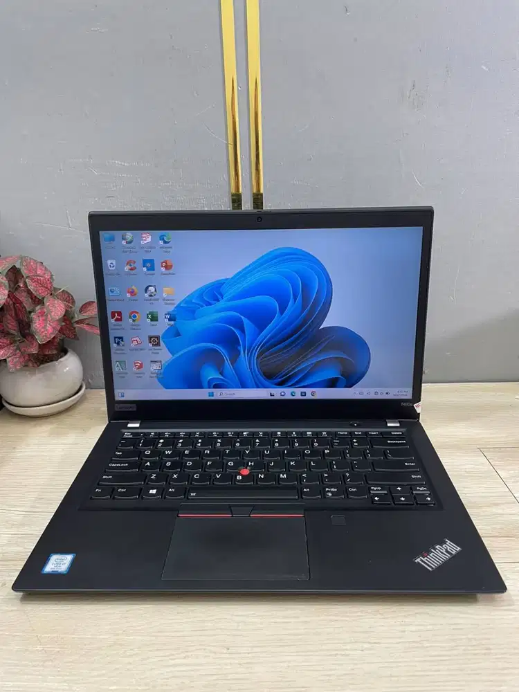 LAPTOP LENOVO T490s i7 GEN8 8/256 LAYAR 14 INCH *ET