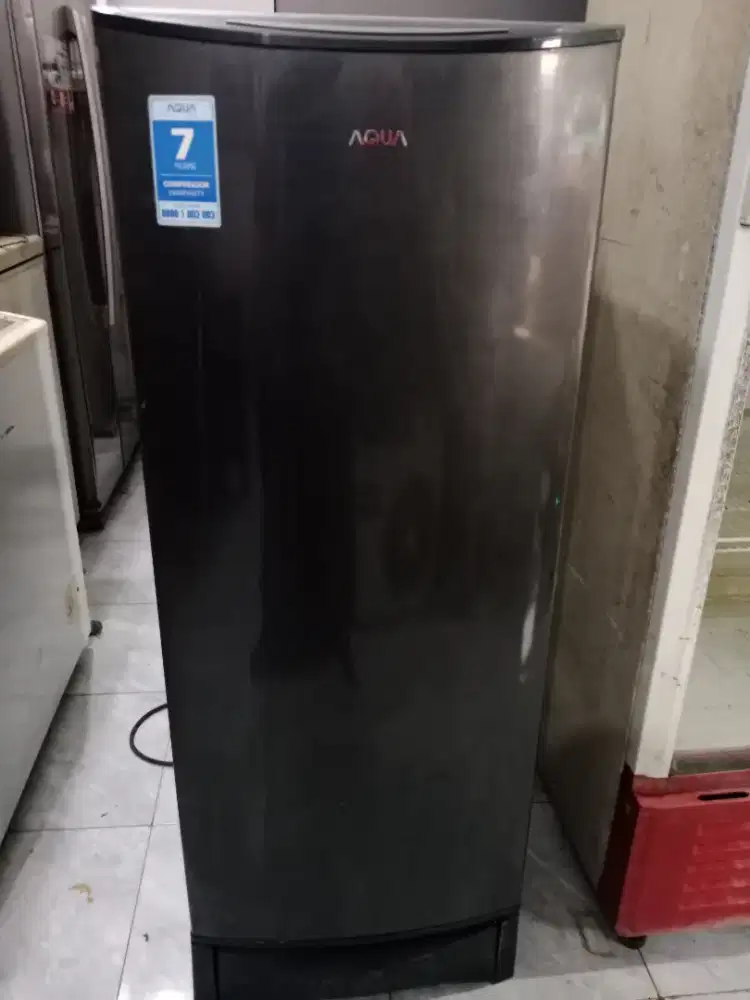 Kulkas 1 pintu merk AQUA