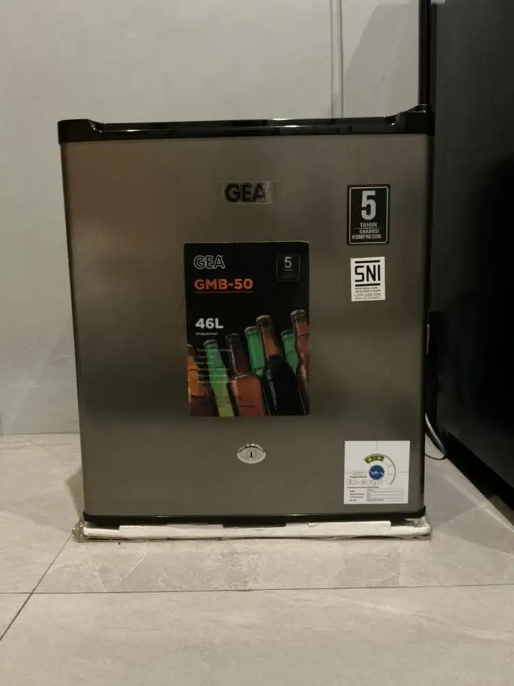 Kulkas mini bar GEA GMB-50