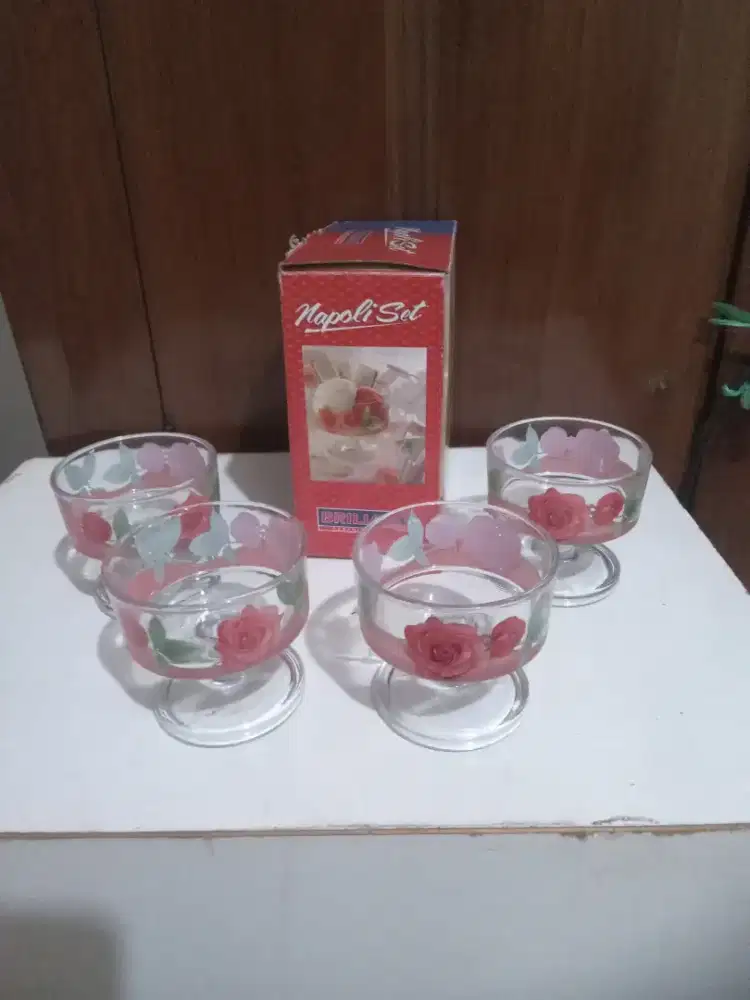 Gelas Tempat Ice Cream puding
Napoli set 4pieces
Baru Premium Mewah