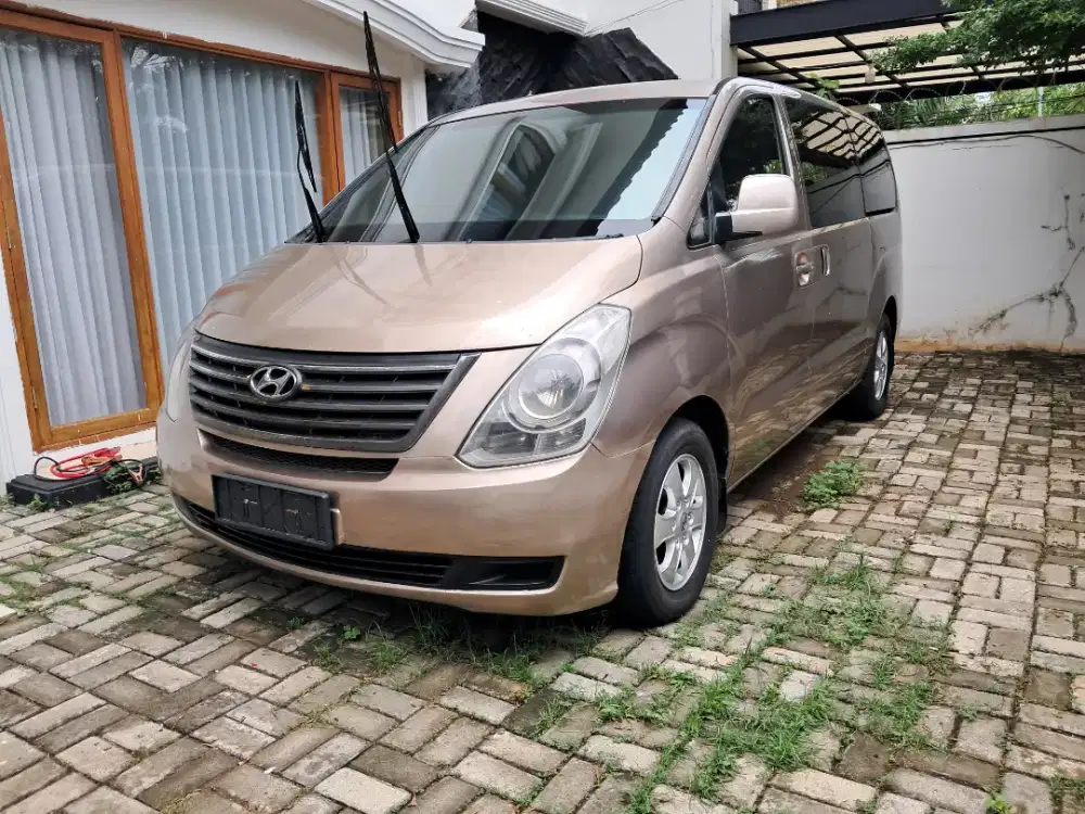 Di jual Hyundai H1 Manual Diesel tahun 2012