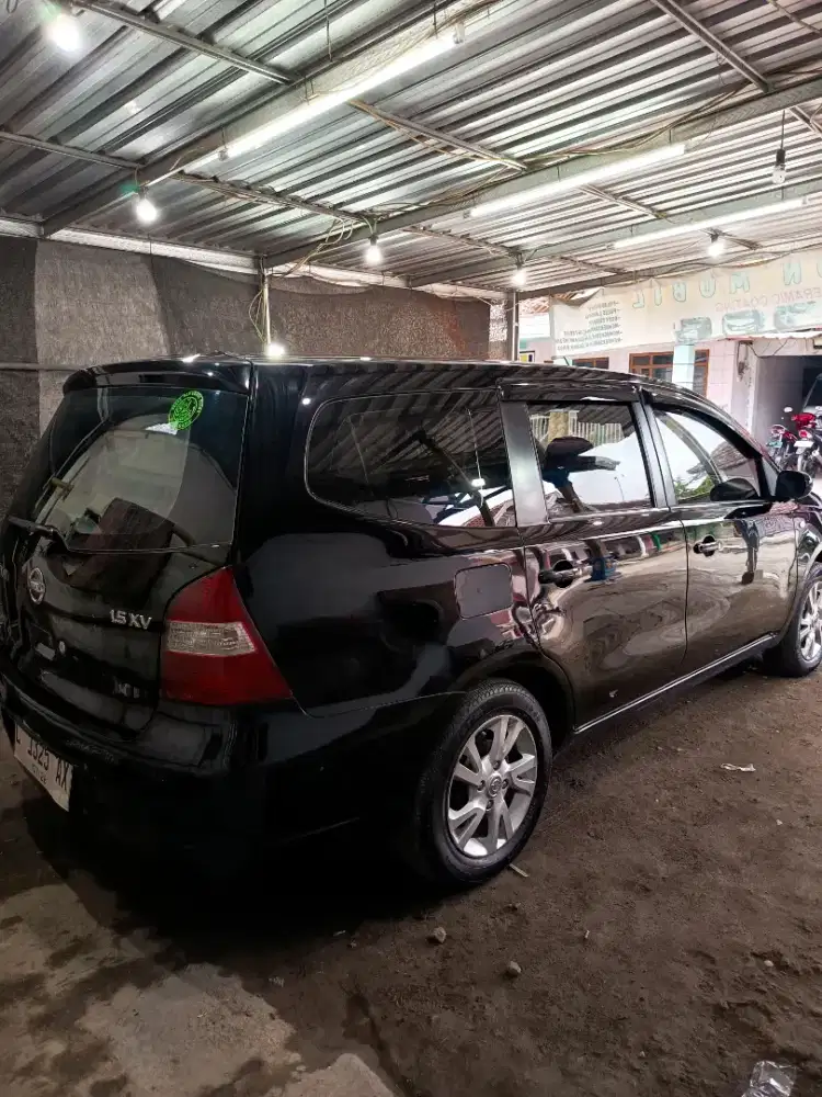 Dijual Nissan Livina