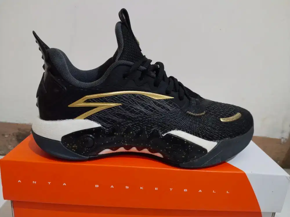 Sepatu Basket Anta Original
