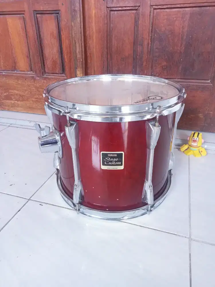 Tom yamaha stage custom 12in
