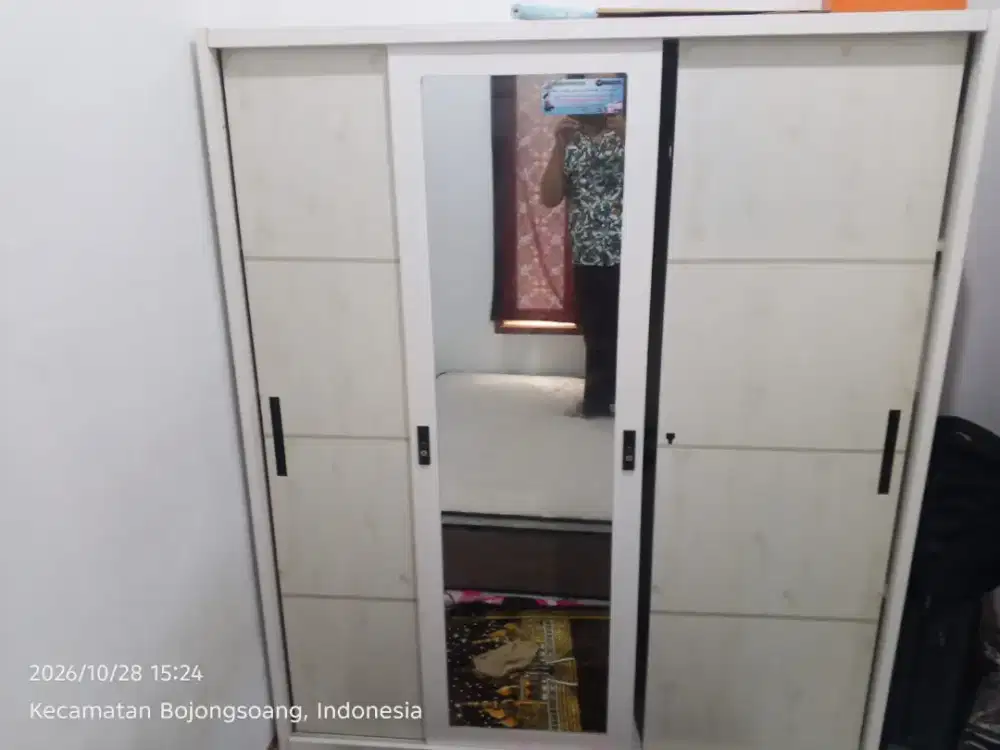 Lemari 2 pintu geser