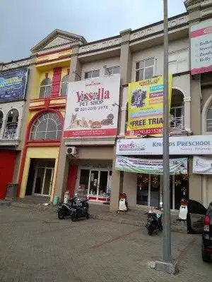 DISEWAKAN ruko lantai 2 dan 3 di boulevard grand galaxy bekasi