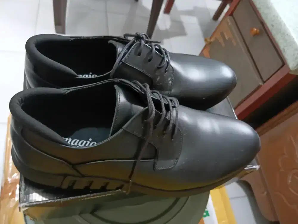 SEPATU FORMAL DARI BARU SIZE 44