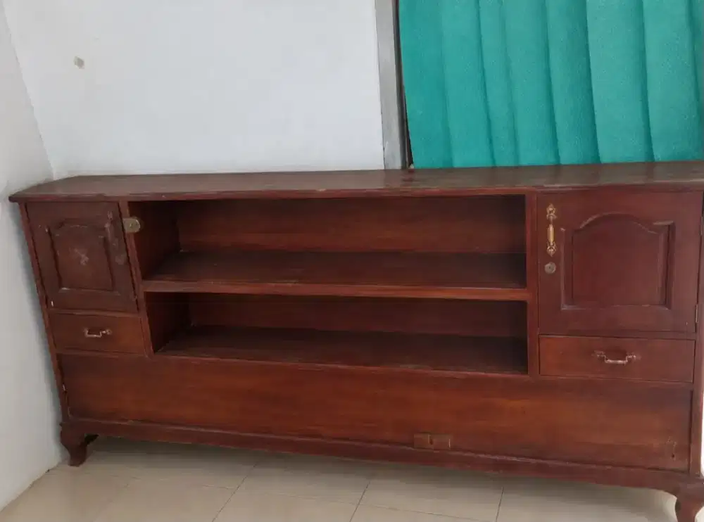 Dipan jati lama type laci dan loker no 1 masih lengkap