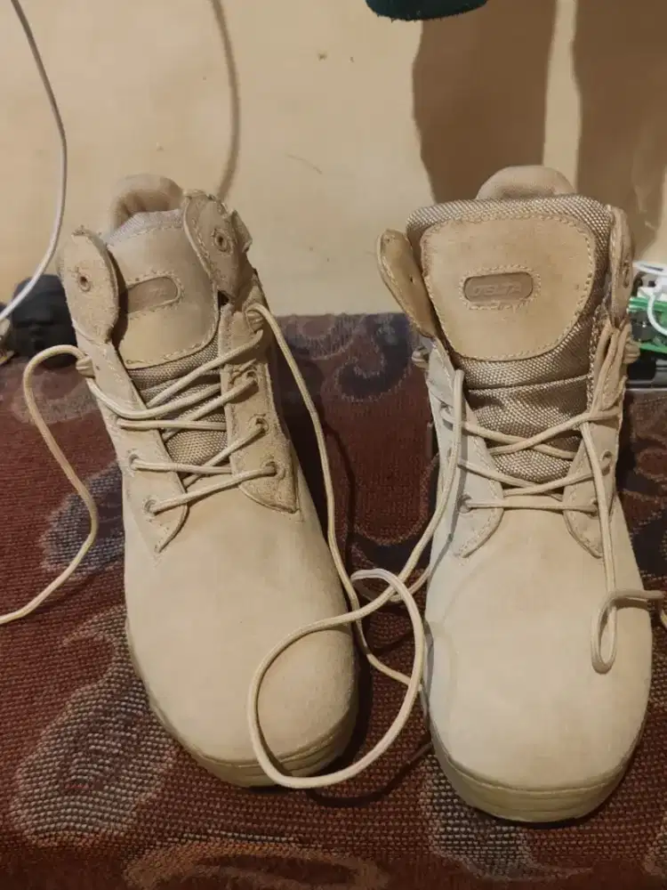 Sepatu semi boots size 45 good condition
