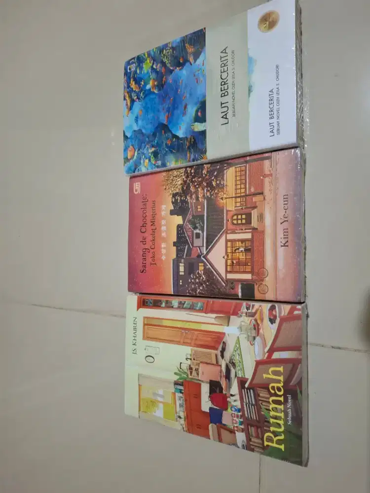 BUNDLE NOVELS: Rumah,Toko Cokelat Misterius, & Laut Bercerita