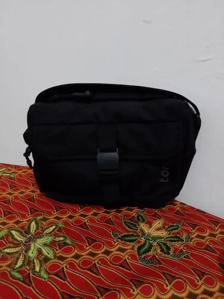 Tas Selempang Torch