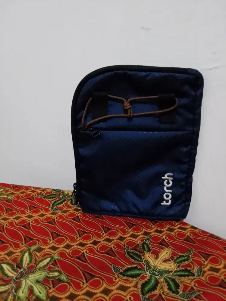 Tas Selempang Torch