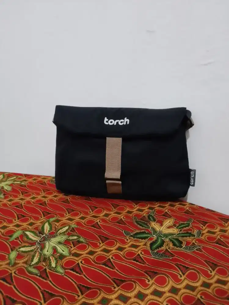 Tas Selempang Torch