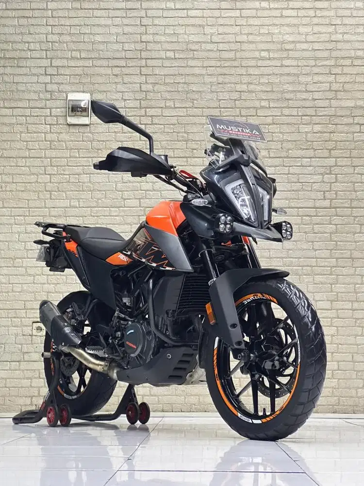 Moge  adventure KTM ADV 390 mustika motor