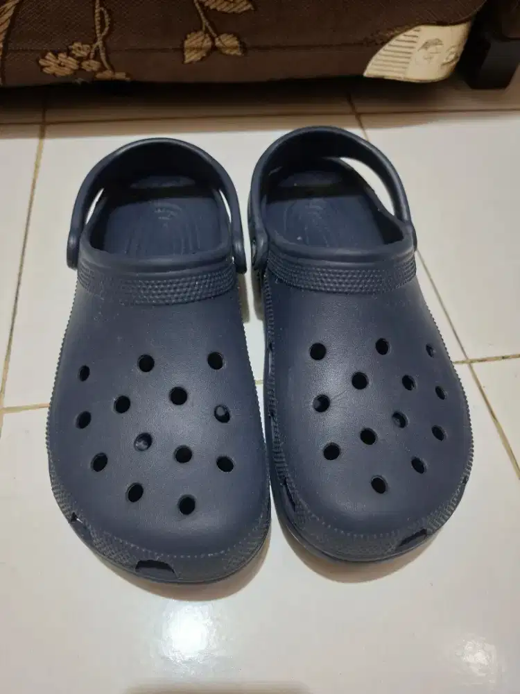 Crocs Unisex Classic Clog - Navy M9W11