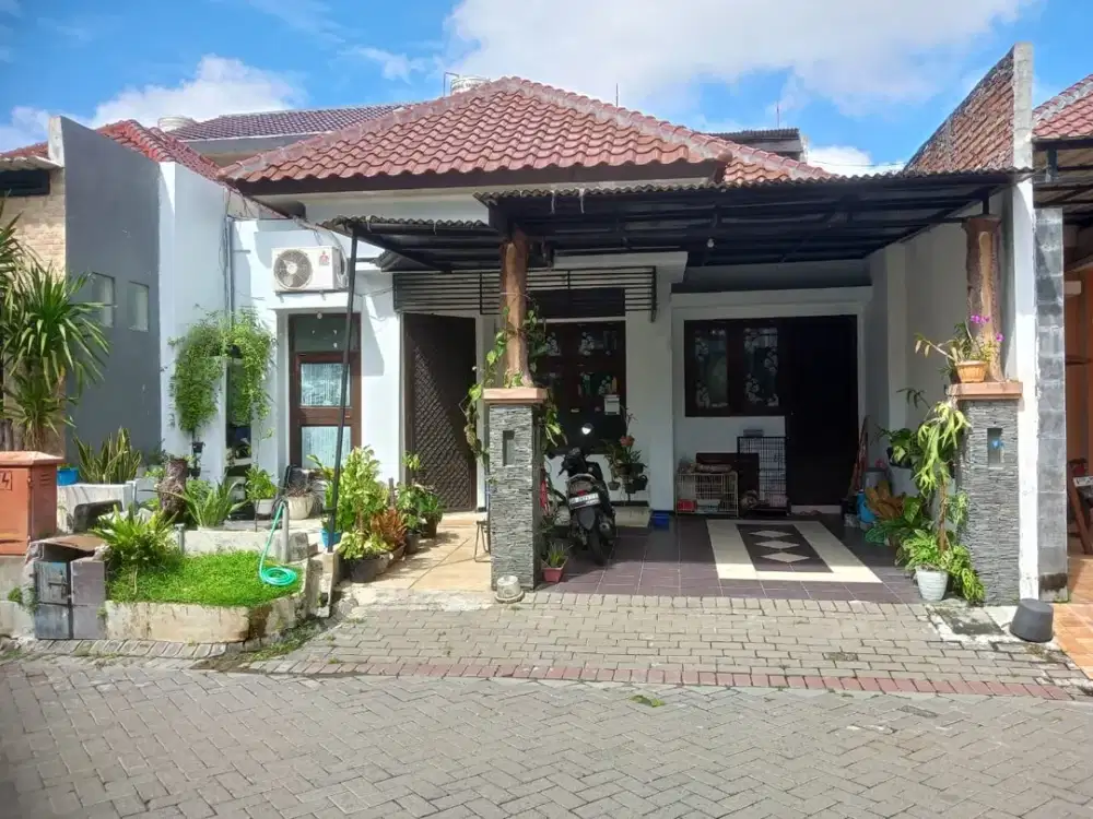 Dijual Rumah Murah 1,5 Lantai  Siap Huni  Dwkat Kampus UNESA Di Perum. Elit Royal Ketintang Regency Surabaya