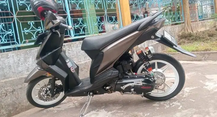 Jual motor beat karbu tahun 2011