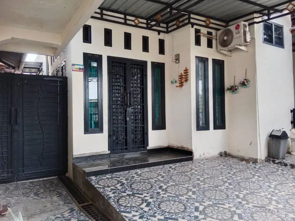 DISEWAKAN RUMAH DI PUSAT KOTA – FASILITAS LENGKAP, SIAP HUNI