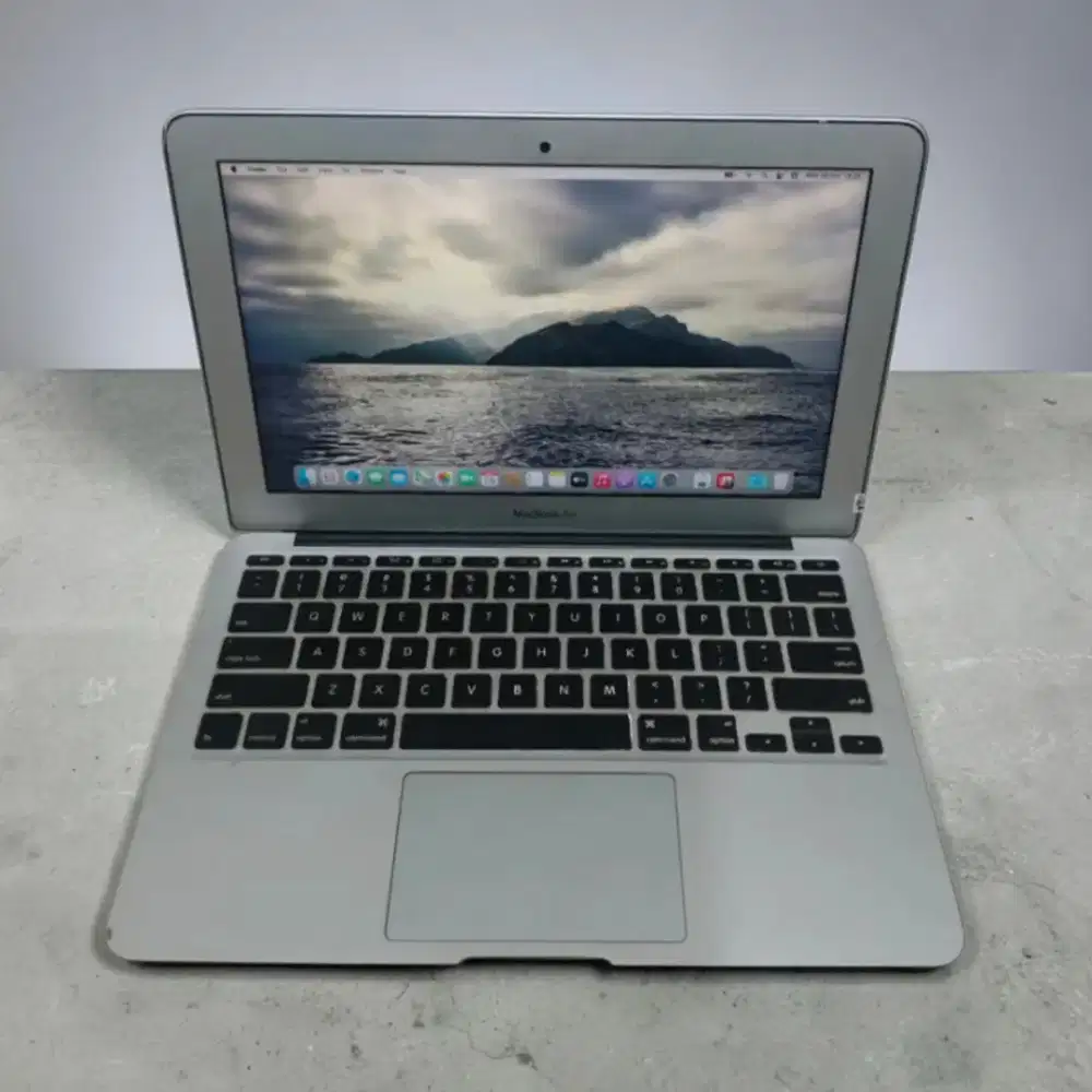 MacBook Air 11 Inch Early 2014 Second Kualitas Masih ok