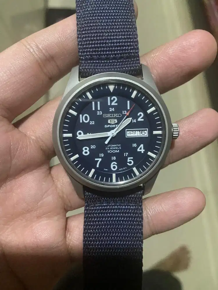 Seiko 5 Military SNK807 Seiko military navy blue
