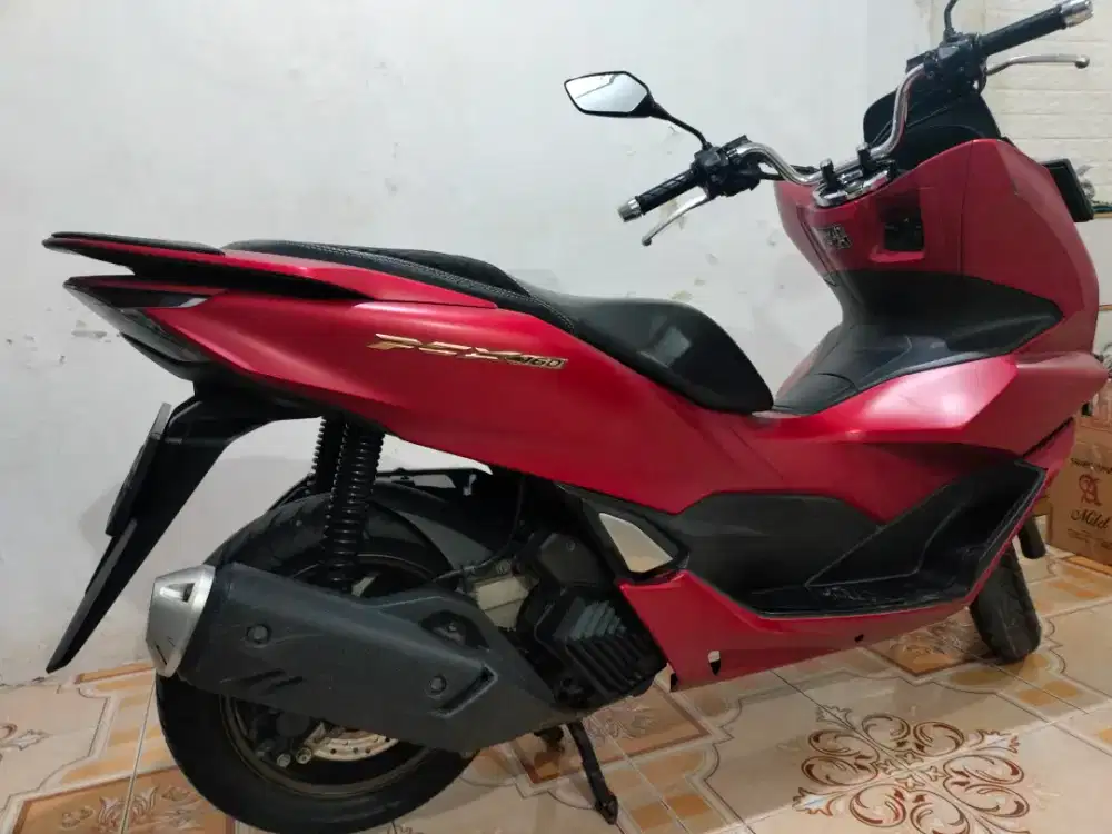Honda PCX 2023 merah