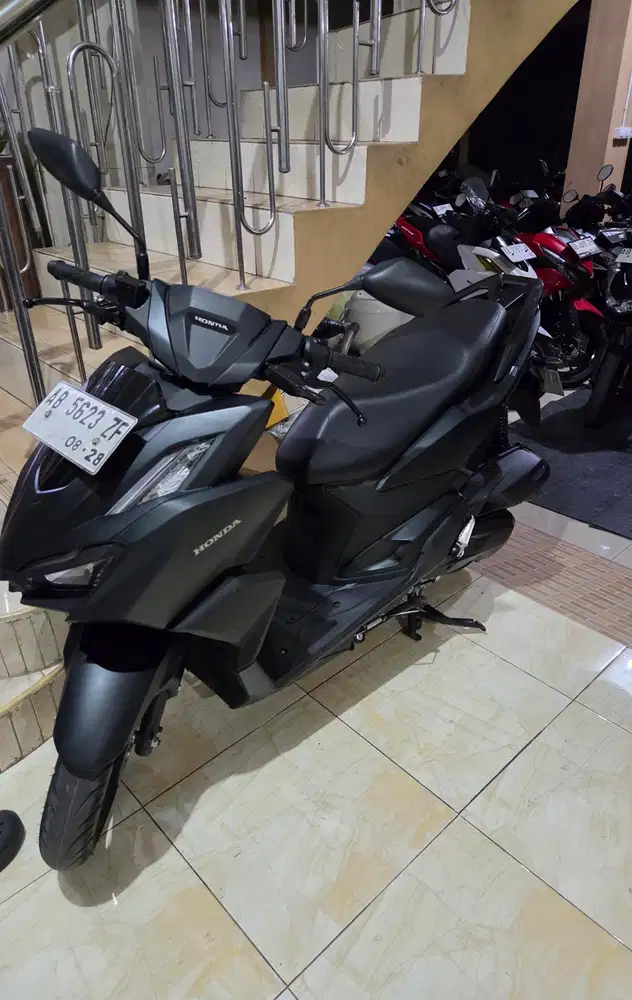 Vario 160 cbs 2023  hitam keyless odo11ribuan gbm