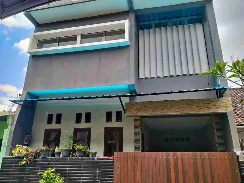 Rumah Cantik 2Lt Kebo Iwa Utara Dkt Sekolah Tunas Daud, pasar