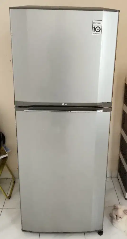 Kulkas 2 pintu LG smart inverter