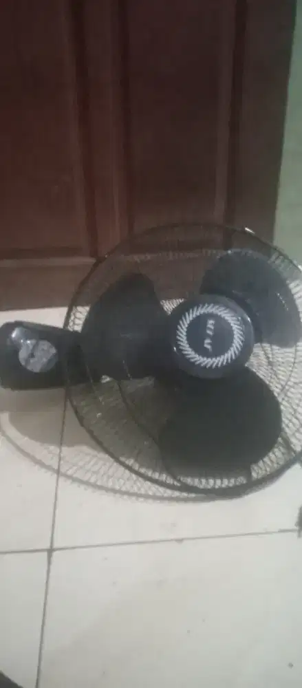 Kipas dingding SEKAI