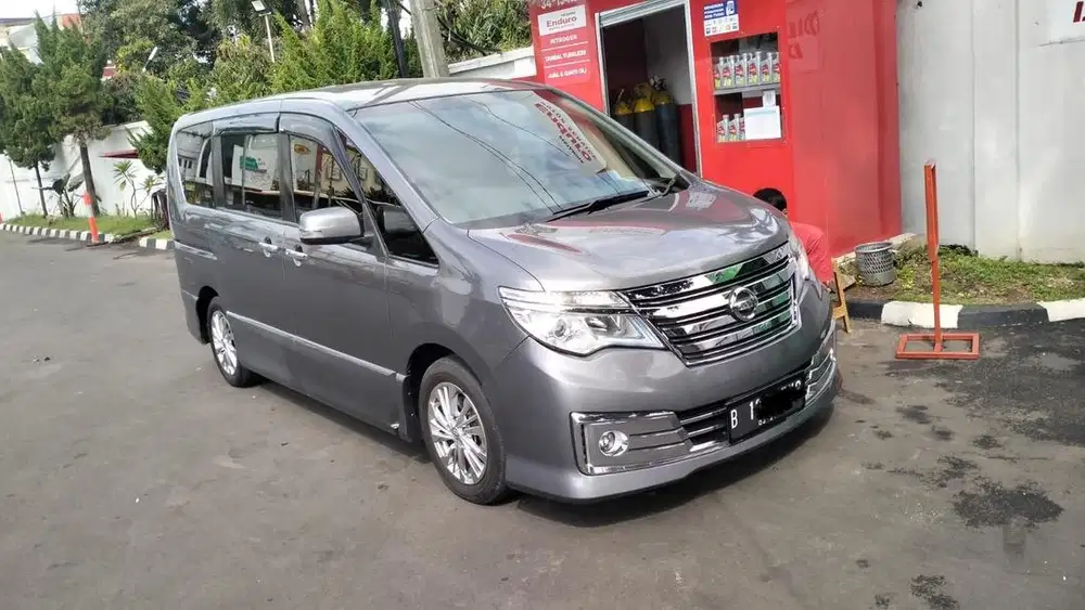 Nissan serena panoramic C26 2017