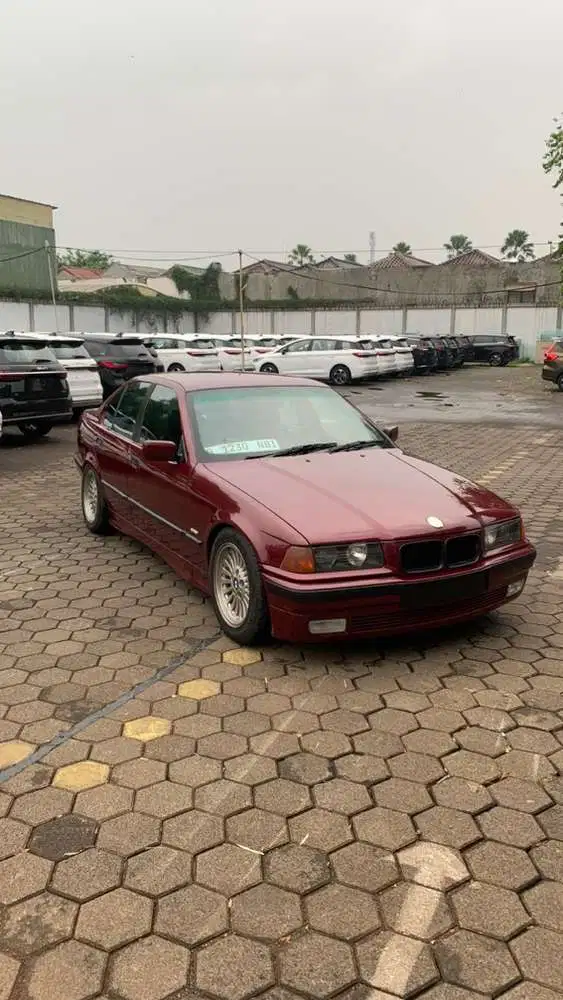 BMW 320i 1995 Bensin
