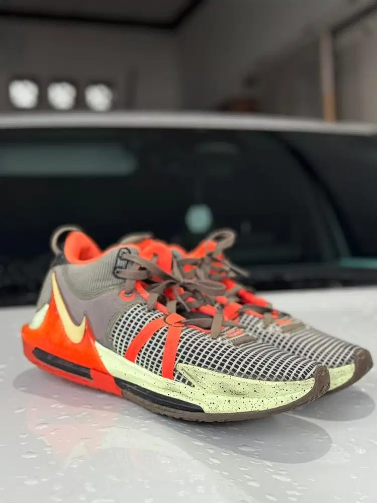 Nike LeBron Witness 7 (Bright Crimson Alligator / Black Alligator)
