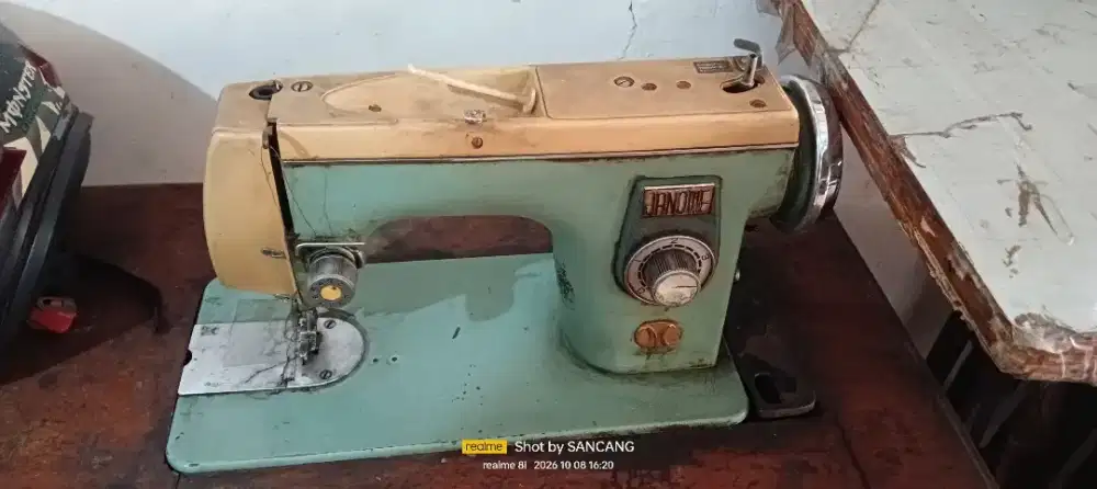 Di jual mesin jahit dan mesin obras