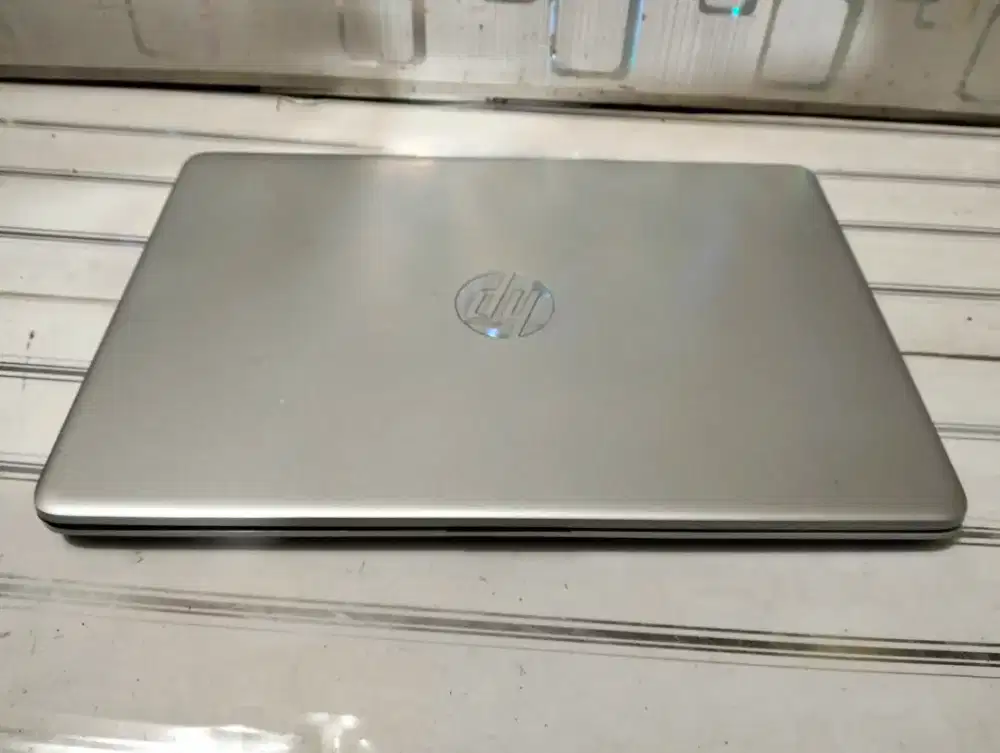 Hp 14dq slim core i5 gen 10+VGA Intel iris plus/ RAM 8GB warna gold