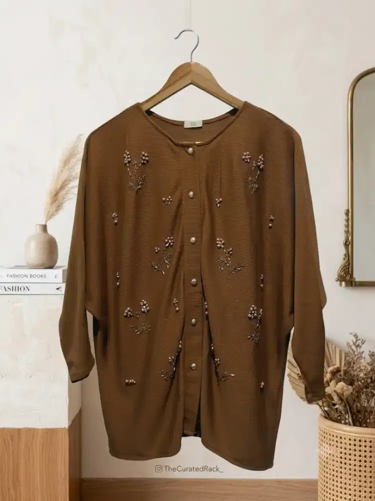 CARDI BEADS (PRELOVED)